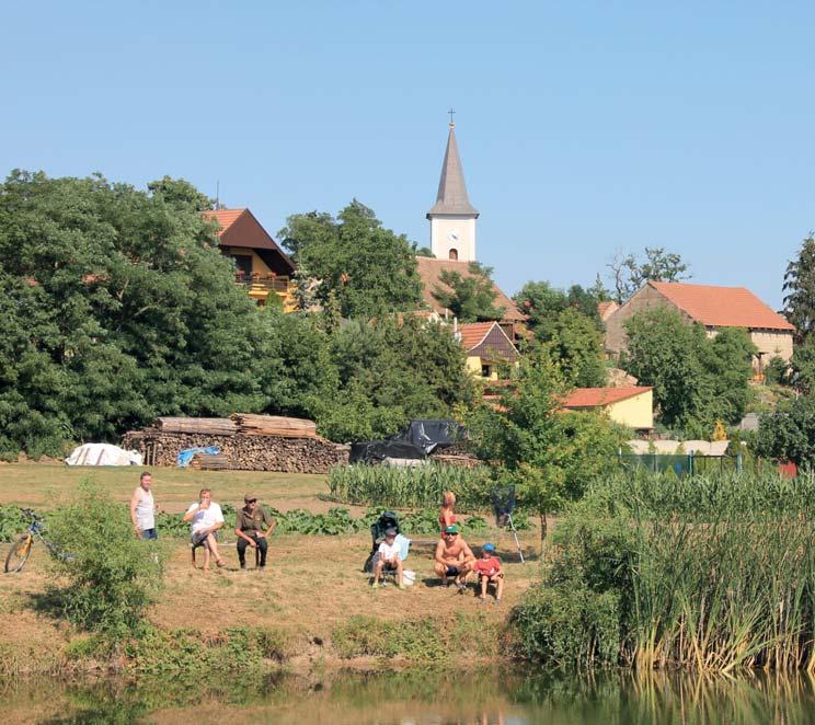 Hostina byla uspořádaná v kulturním sále zemědělského družstva. Boží Tělo Nedávno se v prostorách Apoštolky sloužily dvě slavné mše svaté. Dne 7.