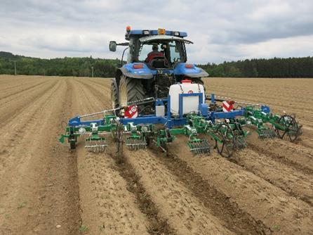 ECO TILLER - stroj pro pásové zpracování půdy Stroj pro pásové zpracování půdy Eco Tiller 600 je prvním svého druhu mezi výrobci ze střední a východní Evropy.