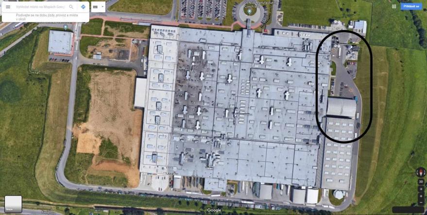 Obr. 4 Místo cvičení Požár vznikne z důvodu závady na elektroinstalaci (zářivka), která dopadne na bednu s hořlavým materiálem, kde se po skladovém regálu bude šířit do zpozorování a dále do příjezdu