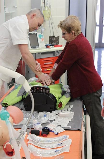Aktuality Stručně z dění 2018 Gastroenterologické oddělení uspořádalo pět endoskopických workshopů pro odborníky z celé republiky, konaly se také workshopy ERCP a EUS s mezinárodní účastí.