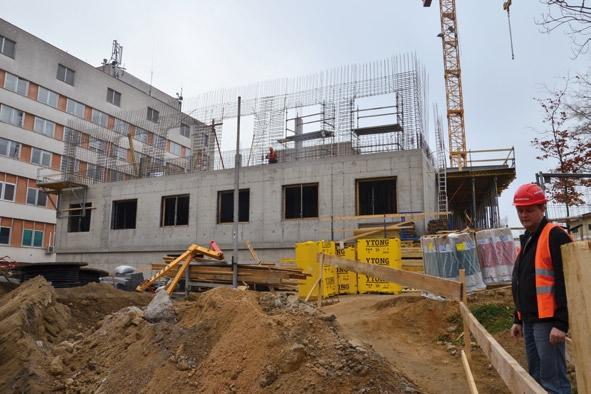 Po dvou letech příprav a čekání na dotační peníze zastupitelé rozhodli, že nemocniční pavilon město vybuduje i bez dotace ze státního