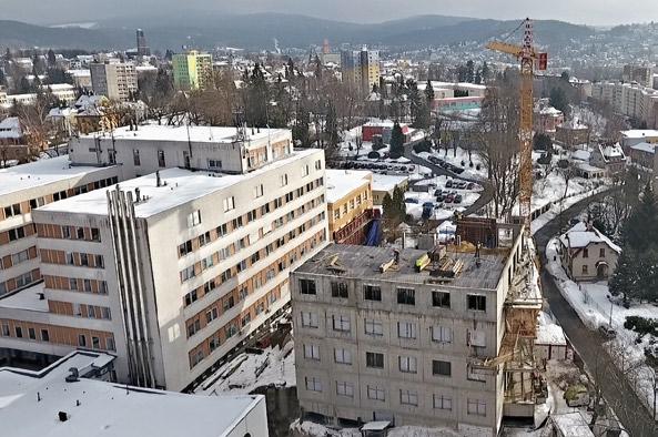 Pavilon intenzivní medicíny je pro jabloneckou nemocnici přínosný v několika směrech.
