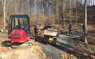 Původně na obci zamýšleli výstavbu pumptracku na pozemku poblíž bývalého bistra, co se konkrétně mně moc nezamlouvalo a nakonec jsme se dohodli, že by bylo dobré využít prostor na koupališti, kde se