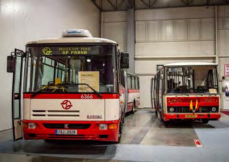 muzejního vozu Karosa B731 ev. č. 3709 i kloubové Karosy B961 ev. č. 6366 (foto 1), která je zatím nejnovějším přírůstkem sbírek Muzea MHD.