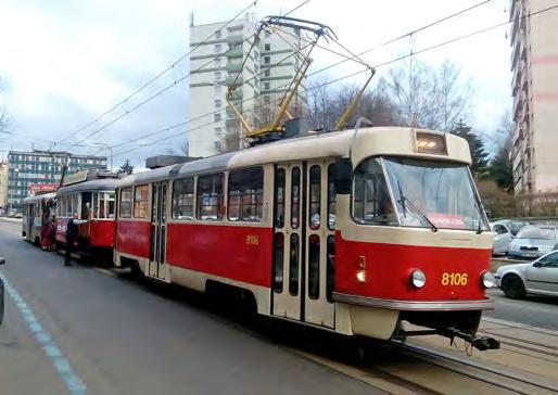 V ROCE 1995 VŠAK LIBEREC Z DŮVODU NEDOSTATKU VOZŮ ZAKOUPIL OSM TRAMVAJÍ TYPU T2R Z OSTRAVY. DVOJICE TĚCHTO VOZŮ JAKO POSLEDNÍ NA SVĚTĚ DOJEZDILA 17. LISTOPADU 2018 V SEVEROČESKÉ METROPOLI.