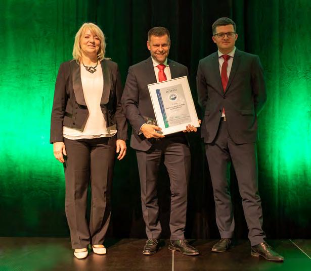 VELKÁ MĚSTA, VÝZNAMNÉ DOPRAVNÍ PODNIKY S BOHATOU HISTORIÍ, HORKOU SOUČASNOSTÍ A ZAMĚSTNANCI, KTEŘÍ DĚLAJÍ VŠE PRO TO, ABY VŠE VYJELO, JEZDILO A DOJELO TAK, JAK TO CESTUJÍCÍ OČEKÁVÁ.