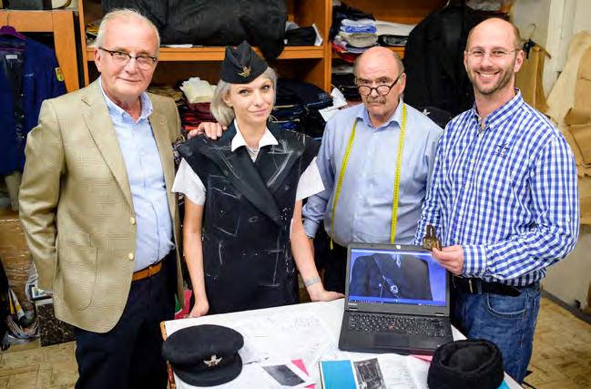 Společně jsme se pustili do tvorby uniformy pro stevardy a řidiče kupátka.
