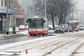 Například smíchovská měnírna, zásobující proudem oblast, kterou jezdila linka č. 4, na níž T1 jezdily, byla vyzbrojena stále ještě značně přestárlými... (dokončení v tajence).