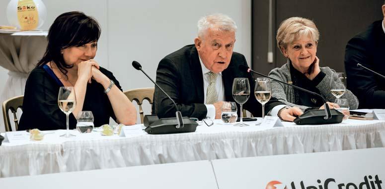 BE CONNECTED Kulaté stoly COMENIUS Comenius archiv společnosti Comenius Diskusní večeře s Alenou Schillerovou, ministryní inancí Tradice diskusních večerů s