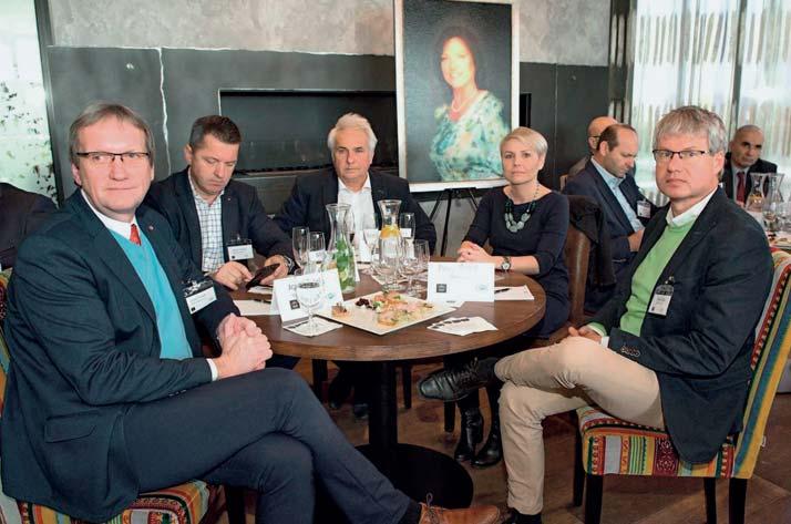 (zástupce ředitele Korporátní divize) a Lenka Pospíšilová Viktor Zeisel (analytik KB) a Tomáš Zima, rektor