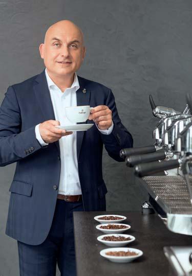 Česko až napodruhé V době, kdy trh s kávou v Česku byl již v podstatě rozdělený a plný, přichází Dallmayr, aby se o něj ucházel. Byla to v roce 2001 velká výzva.