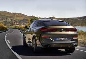 BMW X6 bylo zakládajícím členem této nové kategorie a do dnešního dne nadále kombinuje extrovertní výraz s vynikajícími jízdními výkony a řízným designem.