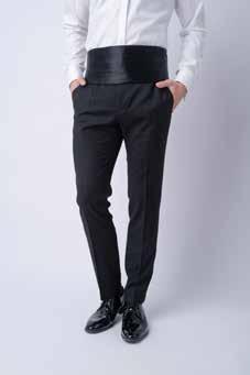 lifestyle Černé náramkové hodinky, ne však příliš výrazné Black Tie Optional a Creative Black Tie Někdy se můžete setkat s dalšími variacemi Black Tie: Black Tie Optional a Creative Black Tie.