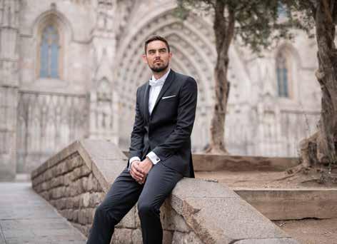 Ačkoli White Tie není zařazen v našich sezónních kolekcích, rádi vám jej ušijeme na míru v Krejčovství Blažek.