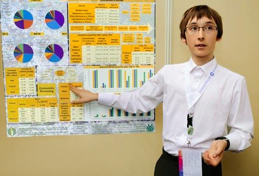 V posledních letech zaznamenala naše škola obrovské úspěchy ve Středoškolské odborné činnosti (SOČ), soutěžní přehlídce vědeckých prací s dlouholetou tradicí.