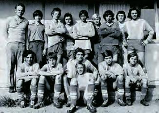 Žáci 1971 V něm si žáci většinou vedli velmi dobře a umisťovali se vždy v popředí tabulky nejvyšší okresní soutěže. Dorost se napevno usadil jako pravidelný účastník okresních soutěží.