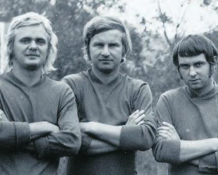 Ročník 1972/1973: Nucený sestup do I. B třídy Ve Slavoji se objevily další nové tváře. Konal se velký přesun převážně hráčů Raspenavy do Frýdlantu.