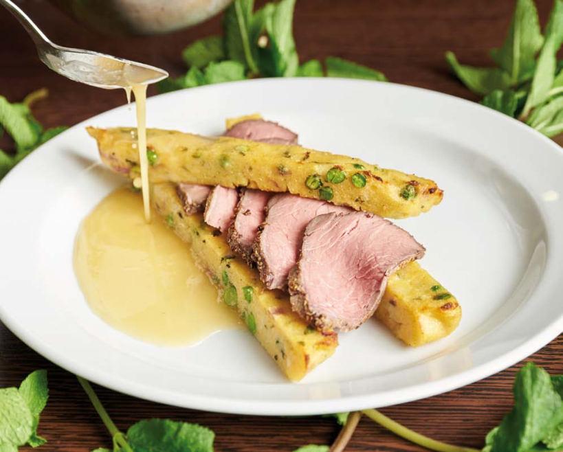 food suroviny na čtyři porce 400 g jemné kukuřičné polenty 2 dcl bílého vína 2 dcl zeleninového vývaru Sůl, pepř Červená