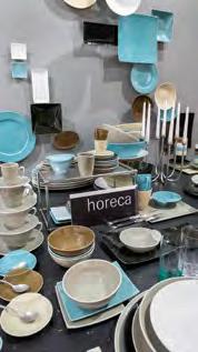 & Boch, která měla na veletrhu rozsáhlou expozici jídelního servisu. Jejich kolekce Stella Cosmo z bílého porcelánu, která chytře kombinuje oválné a kulaté tvary, měla na veletrhu velký úspěch.
