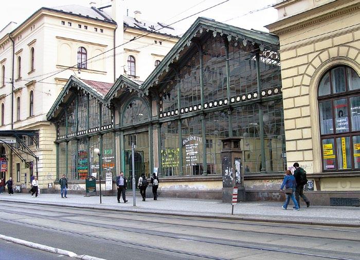 Kč,» dobudovat telekomunikační systém pro hlasové a datové přenosy,» soustředit dispečerský systém pro technické a obchodní řízení soustavy,» zdokonalit řízení aktiv v provozu,» vybudovat Zákaznickou