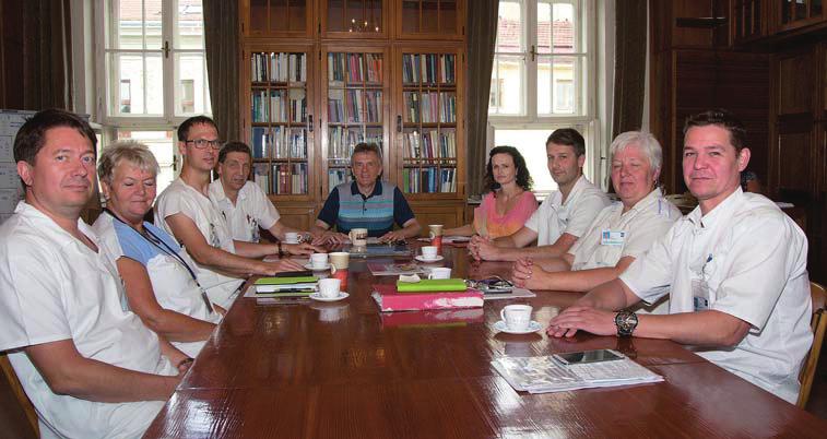 , MBA, doc. MUDr. I. Crha, CSc., as. MUDr. P. Janků, PhD., Zleva dole: R.