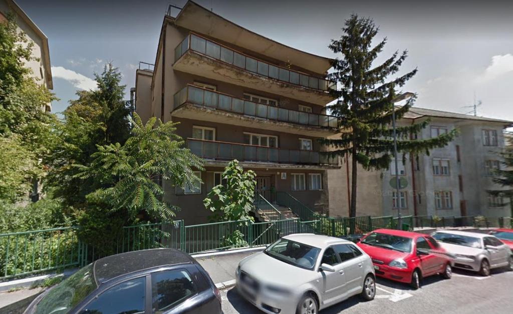Na obrázku 27 je okrem krytu pod Nemocnicou znázornený aj neďaleký kryt pri bytových domoch na ulici Fraňa Kráľa, ktorý prepája 2 bytové domy.