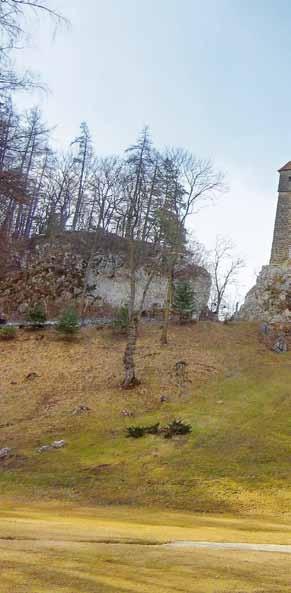 c e s t o p i s Jiří Mazal Foto: autor Do sedmihradských měst se snadno dostanete dálkovými vlaky z Budapešti či Vídně, u těch nočních nechybí ani lůžkové a lehátkové vozy.
