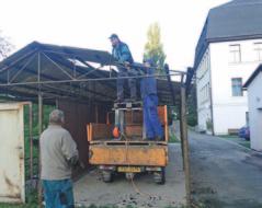 Otevřená radnice Zaměstnanci technických služeb se podílejí na opravách městského majetku V posledních měsících dochází k intenzivnějšímu využívání práce zaměstnanců Technických služeb Hradec nad