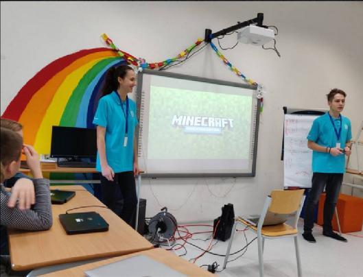 Článek ze školního webu Úspěch na hackathonu Microsoftu, 27.12.2018, autor Ondřej Golasowski I letos proběhla Zimní škola STC společnosti Microsoft.