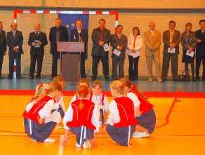 Vzh adom na skutočnosņ, že termín otvorenia padol do uzávierky obecných novín