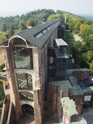 2. Castello di Rivoli Navštívit Hrad Rivoli je jak vydat se na procházku historií - přesněji řečeno,