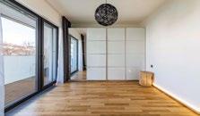 Na obytné ploše celých 70 m² se rozkládá exkluzivní moderní částečně zařízený byt 2+kk.