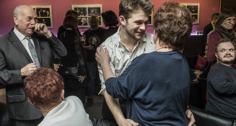 Nahlédněte s námi do zákulisí premiéry a přijďte na některou z repríz!