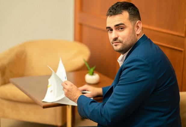 ROK (S) UHK 2019 ROK (S) UHK 2019 mluvíme, setkáváme se s nimi a podporujeme jejich nápady a aktivity.