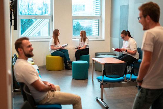 Vždyť nebýt studia na UHK, zřejmě by se nikdy nepoznali, proto o výběru místa k uzavření sňatku nebylo pochyb. Ani jeden z nás totiž není rodilým Hradečákem.