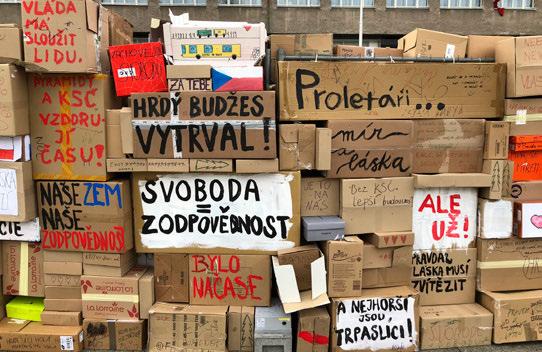 ROK (S) UHK 2019 ROK (S) UHK 2019 vítr, popisuje nepříjemnosti spojené se stavbou kancléřka UHK Soňa Došková. Několikrát jsme už mysleli, že to vzdáme.