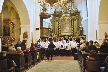 Přiznám se, že jsem na tom podobně já mám zase podezření, že do Vinořského zpravodaje píšu každou chvíli článek o adventních koncertech.