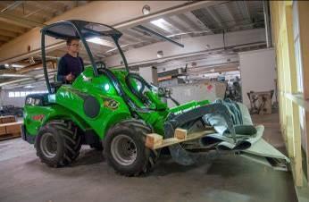 19 Technická data e5 e6 Délka 2470 mm 2550 mm Šířka 1130 mm 1130 mm Výška 1985 mm 1985 mm Hmotnost 1520 kg 1400 kg