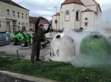 59 ECLIP ekologická likvidace plevele horkou vodou / ekologické mytí horkou tlakovou vodou Jedinečná technologie na omezení růstu plevelných rostlin.