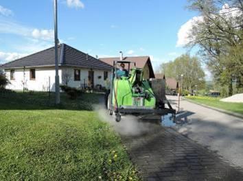 Další přidanou hodnotou je možnost mytí obecního a městského mobiliáře jako jsou odpadkové koše, lavičky, podstavce apod.