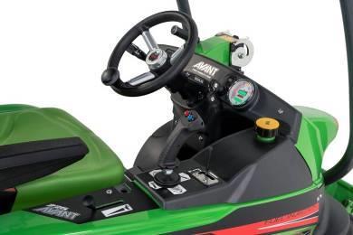 ltr/min / 185 bar 41 ltr/min / 185 bar Maximální rychlost 0-10 km/hod 0-10 km/hod Uzávěrka diferenciálu ANO ANO Maximální zdvihací síla* 350 kg 350 kg Poloměr otáčení 2100 mm 2100 mm Brzda Mechanická