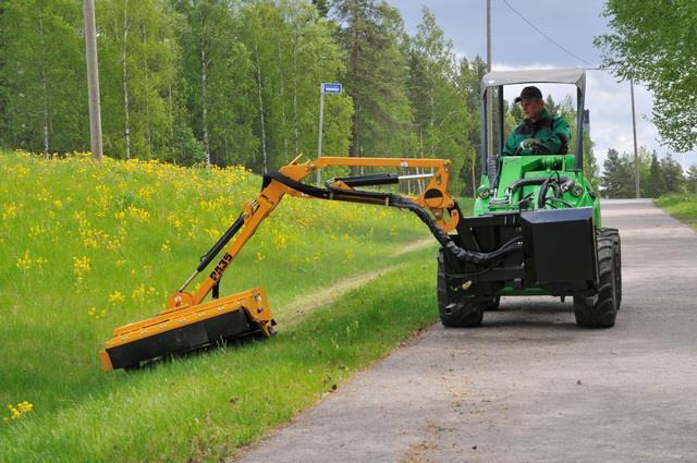 62 Cepová sekačka AVANT Cepová sekačka Avant je určena pro sečení ruderálních ploch s trávami a nálety do průměru 20 mm.