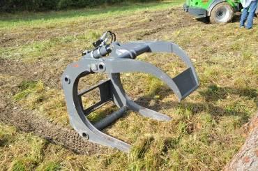 76 Kleště na kulatinu Průměr kulatiny Šířka kleští Maximální otevření Hmotnost Otoč o 360 40-1080 mm 260 mm