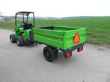 Standardní výbava - Závěs na ISO 50, odstavná noha Avistech01 Avistech02 Celková hmotnost 1200 kg 1800 kg