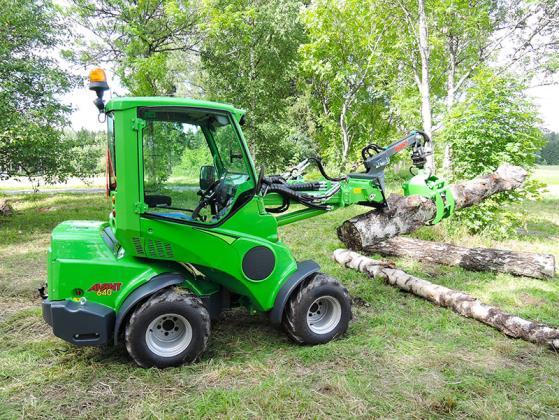 plochy 1710x1125mm 2240x1350mm Výška bočnic 300 mm 300/500 mm Celková šířka 1245 1470 mm Pneumatiky 165x80