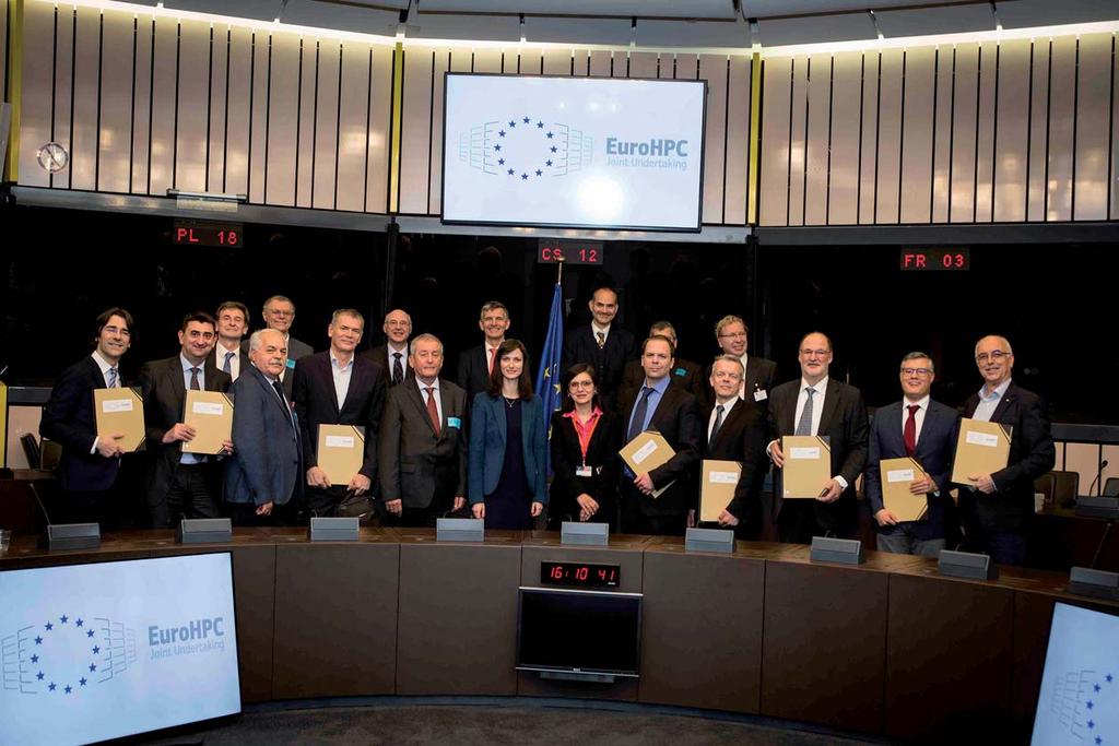 28 29 VZNIKÁ DIGITÁLNÍ INOVAČNÍ HUB OSTRAVA Nedílnou součástí aktivit IT4Innovations je spolupráce s průmyslovými podniky, díky níž v minulosti získalo IT4Innovations statut Digitálního inovačního
