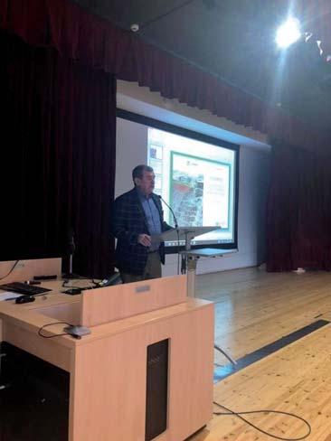 Na Mineralogickém setkání se často potkávají současní či bývalí spolupracovníci, pedagogové se studenty, bývalí spolužáci a absolventi školy. Návštěvníky bývají celé rodiny od dětí po seniory.