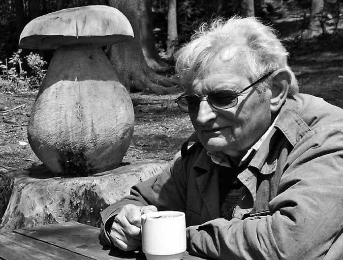 Jiří Kopecký osmdesátníkem Jiří Kopecký, čestný člen ČSS a honorární president Komise pro pseudokras UIS se 28. 8. 2016 dožil ve slušné kondici krásných 80 let.