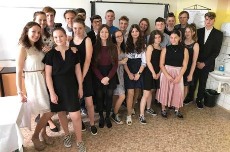 veřejně prezentovat svoji práci na zvolené téma z různých oblastí. Vznikly velice zajímavé práce, se kterými žáci dokázali všechny přítomné zajímavou a poutavou formou seznámit.