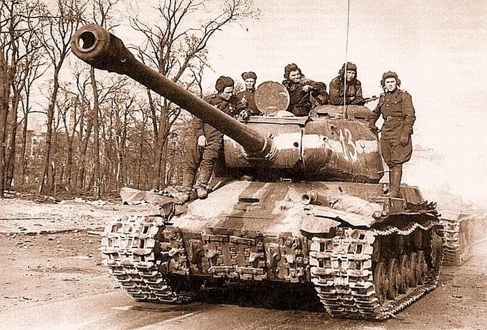 rany vybudované před vesnicí. Kletné vzhledem ke své vyvýšené poloze v tomto prostoru tvořilo strategicky důležitý bod německé obrany.